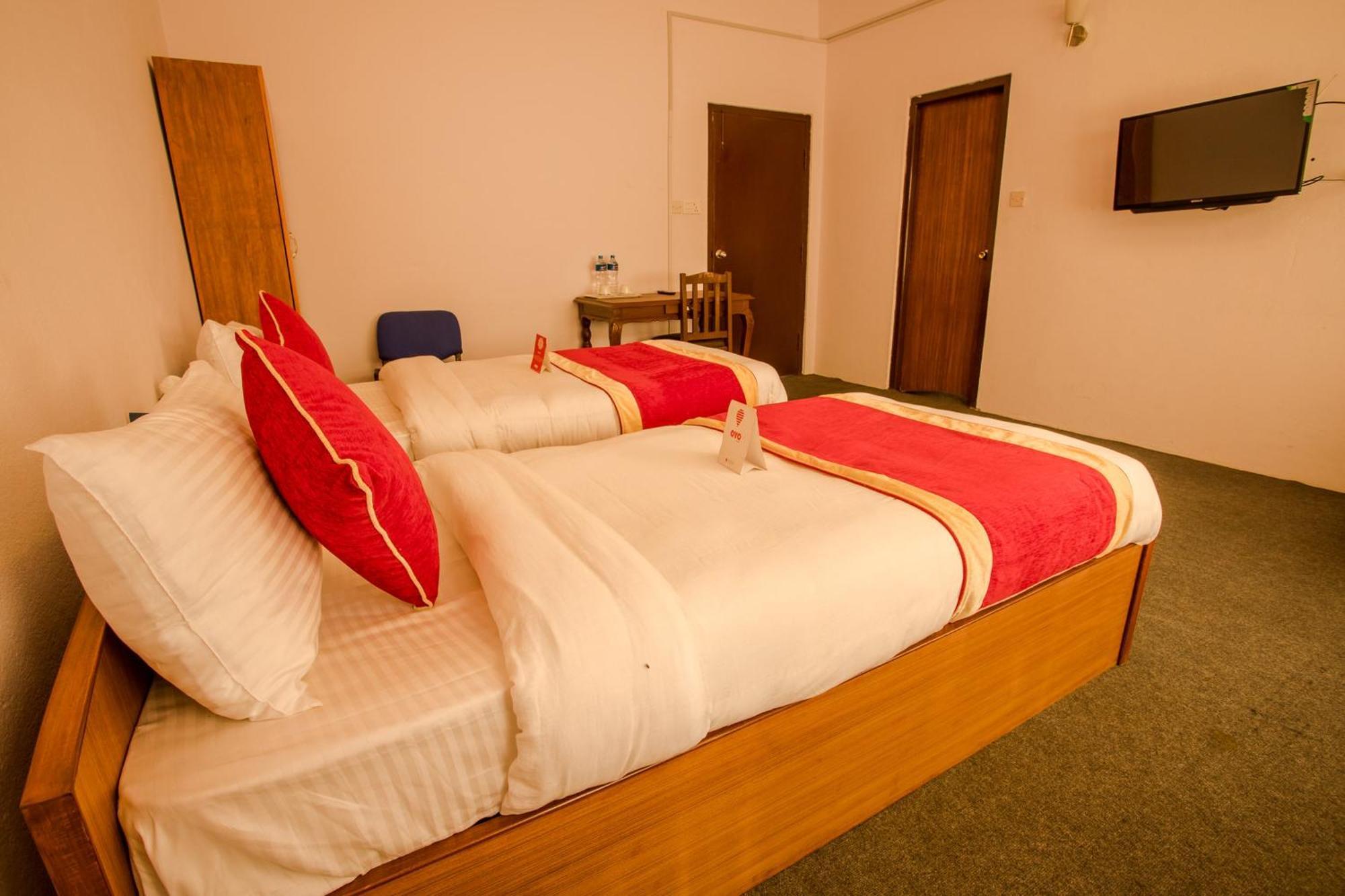 Oyo 135 Lost Garden Apartment And Guest House Kathmandu Exterior photo
