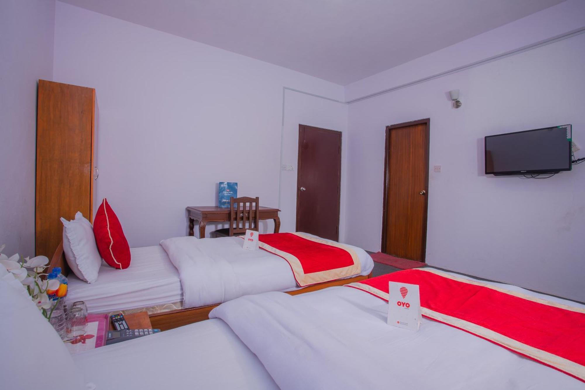 Oyo 135 Lost Garden Apartment And Guest House Kathmandu Exterior photo