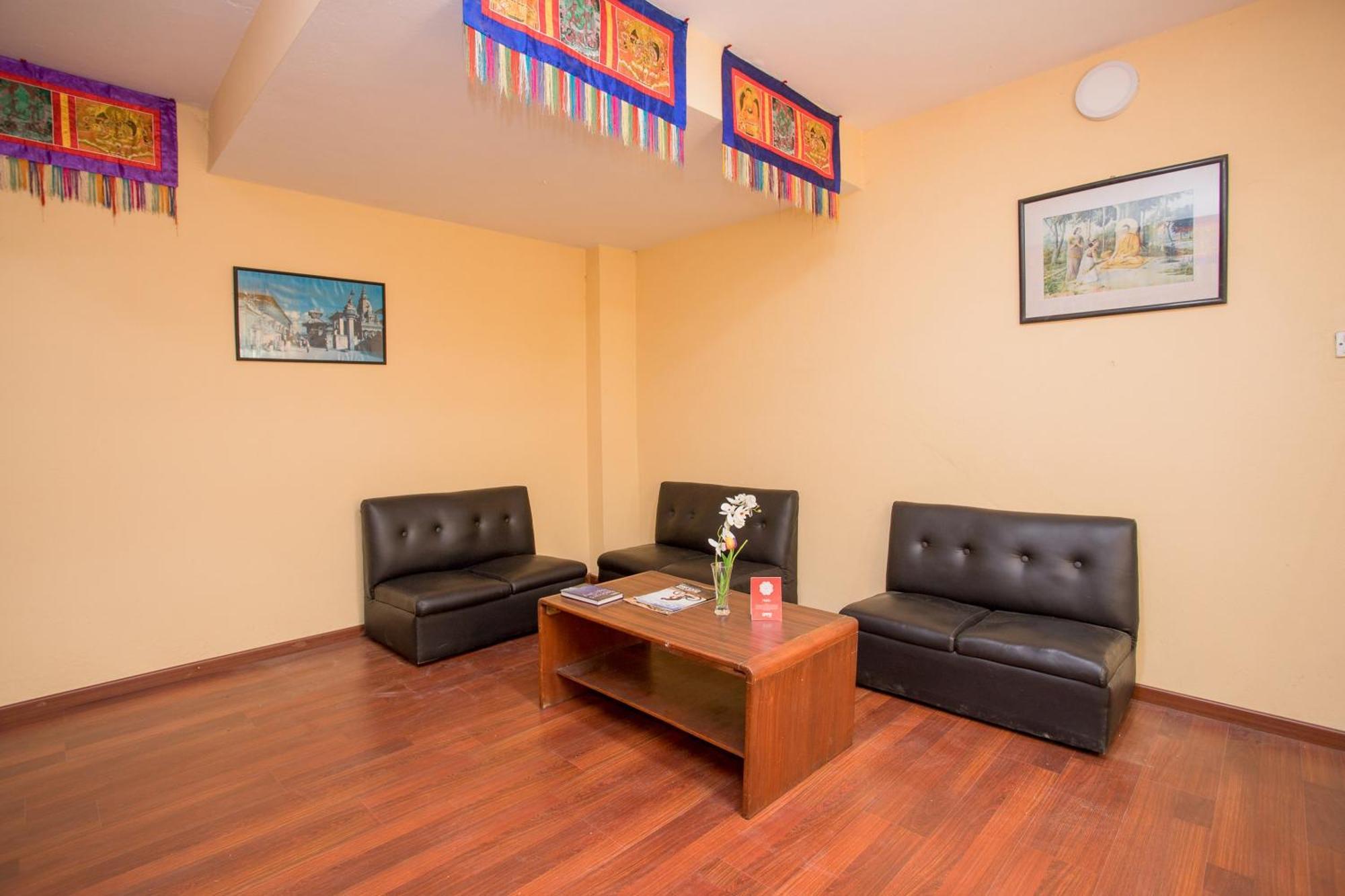 Oyo 135 Lost Garden Apartment And Guest House Kathmandu Exterior photo